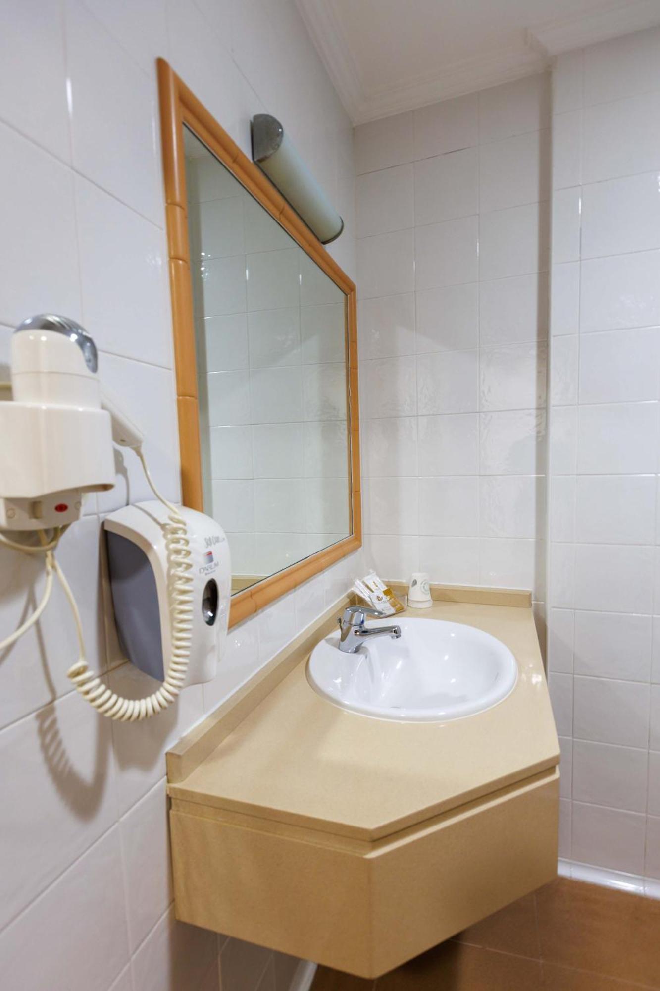 Hotel O Cruceiro Caldas De Reis Εξωτερικό φωτογραφία