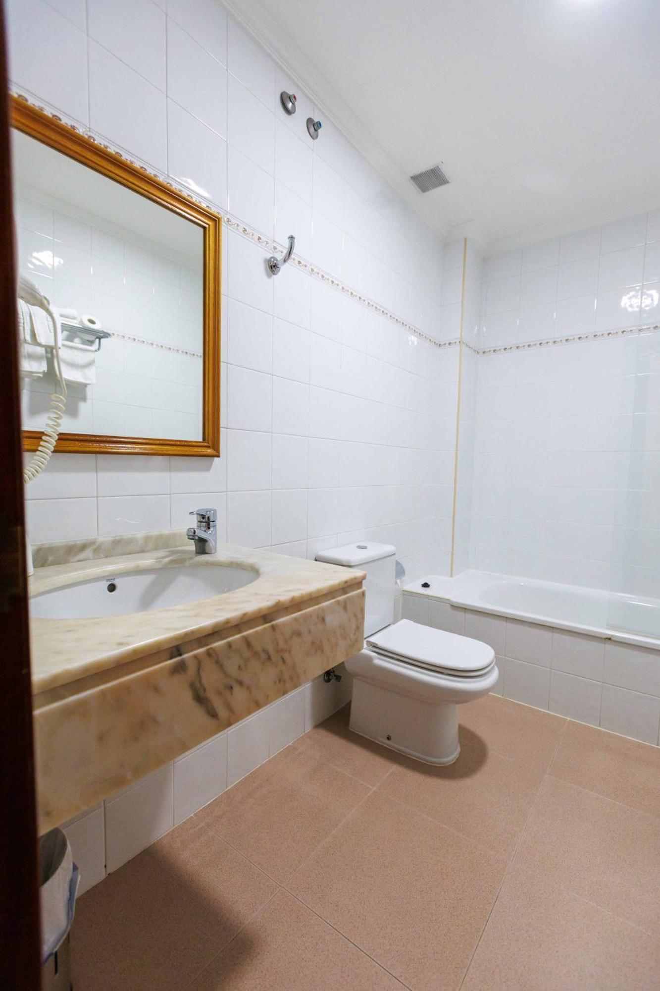 Hotel O Cruceiro Caldas De Reis Εξωτερικό φωτογραφία