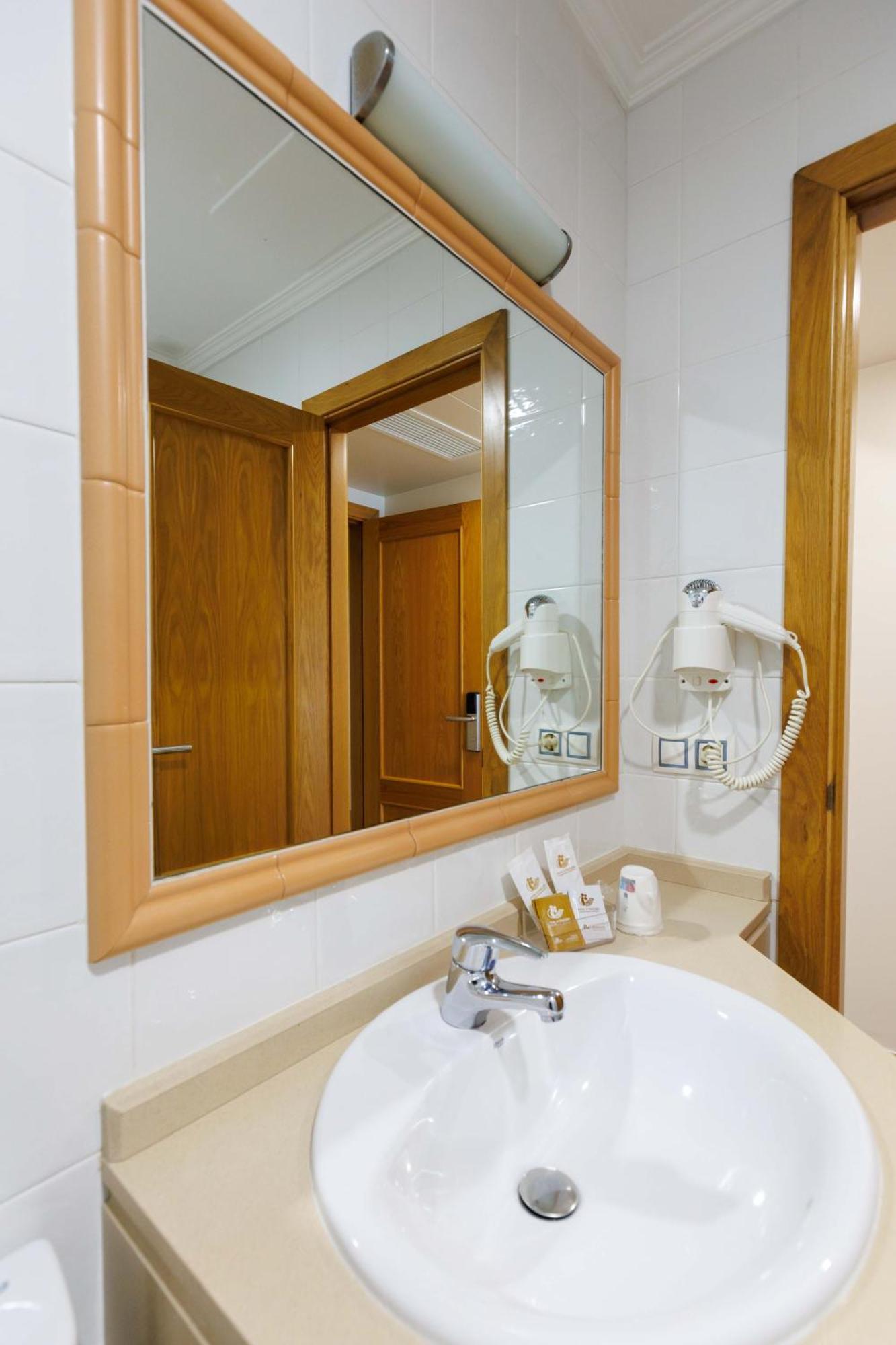 Hotel O Cruceiro Caldas De Reis Εξωτερικό φωτογραφία
